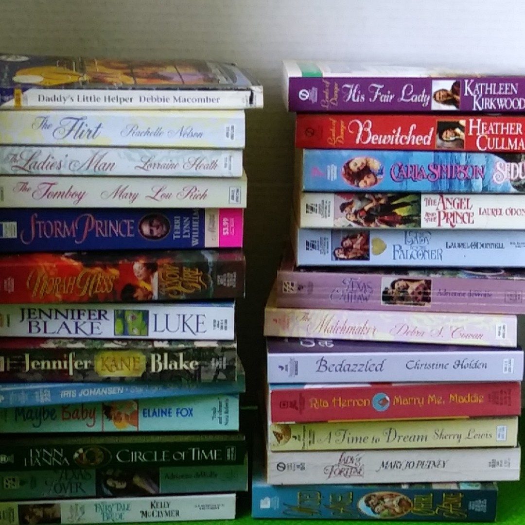 Lot of 25 Contemporary Hot ROMANCE Mixed Paperbacks Fiction Books Lot 3