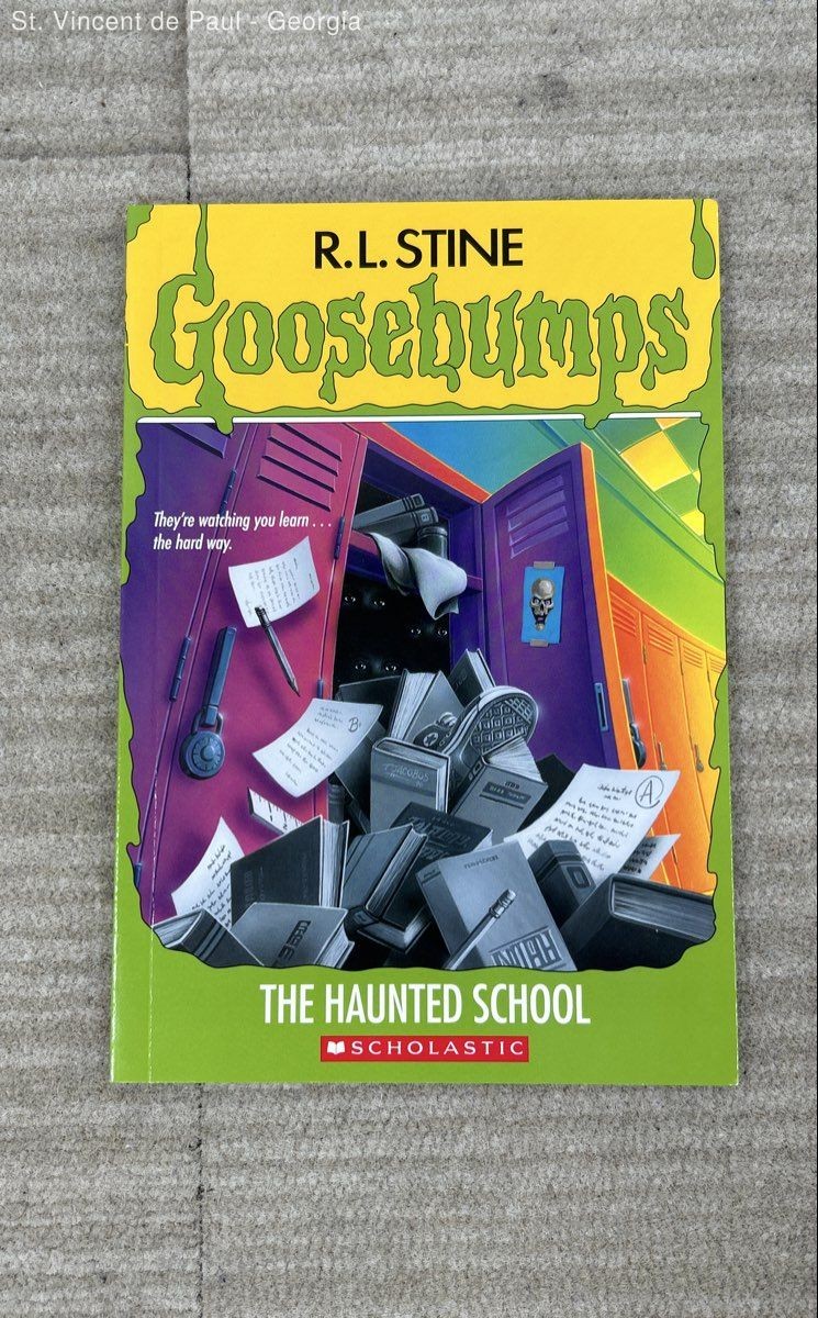 Goosebumps Retro Fear Set: 5 Paperback Books Limited Edition Tin R. L. Stine EXC