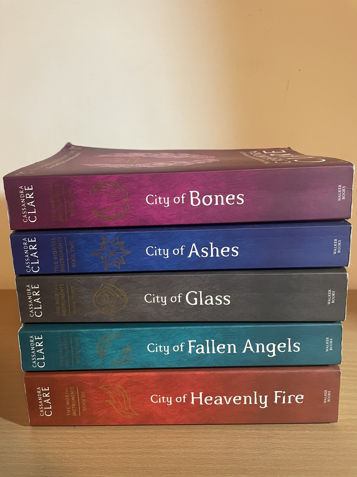 ☆ The Mortal Instruments 1-4 AND 6 ☆ SHADOWHUNTERS ☆ Cassandra Clare ☆