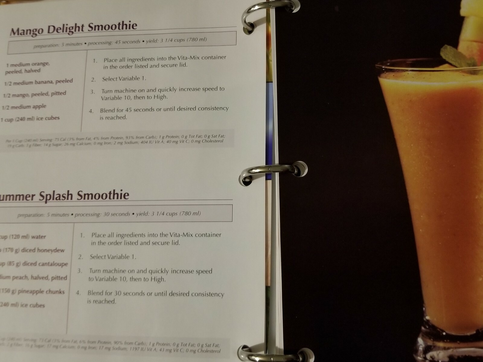 VITA MIX RECIPE BOOK WITH CD.