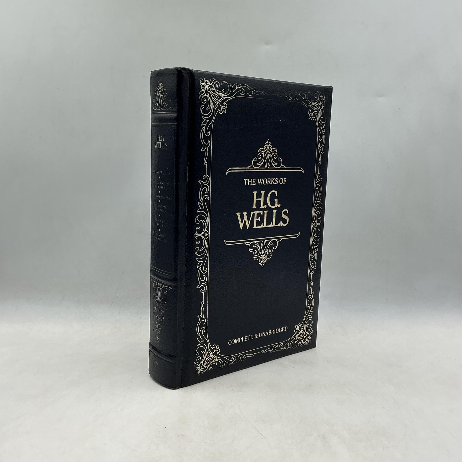 THE WORKS OF H.G. WELLS Herbert George Wells 1984 Bonded Leather Press