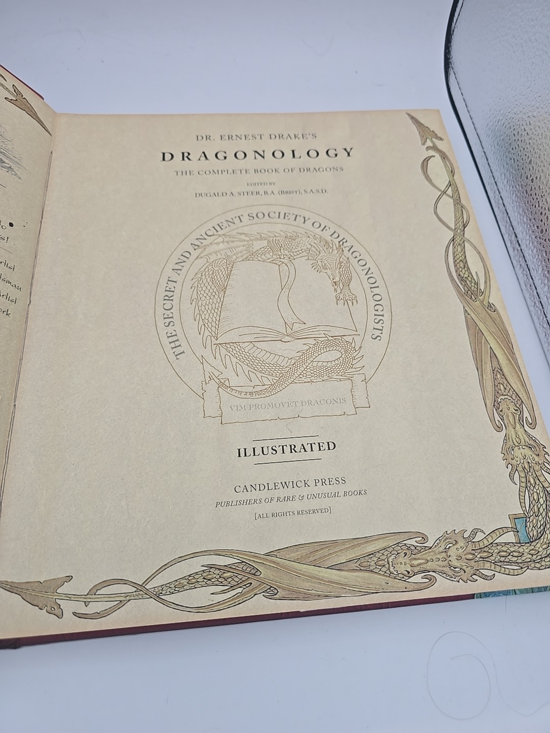 Ologies Ser.: Dragonology : The Complete Book of Dragons by Ernest Drake