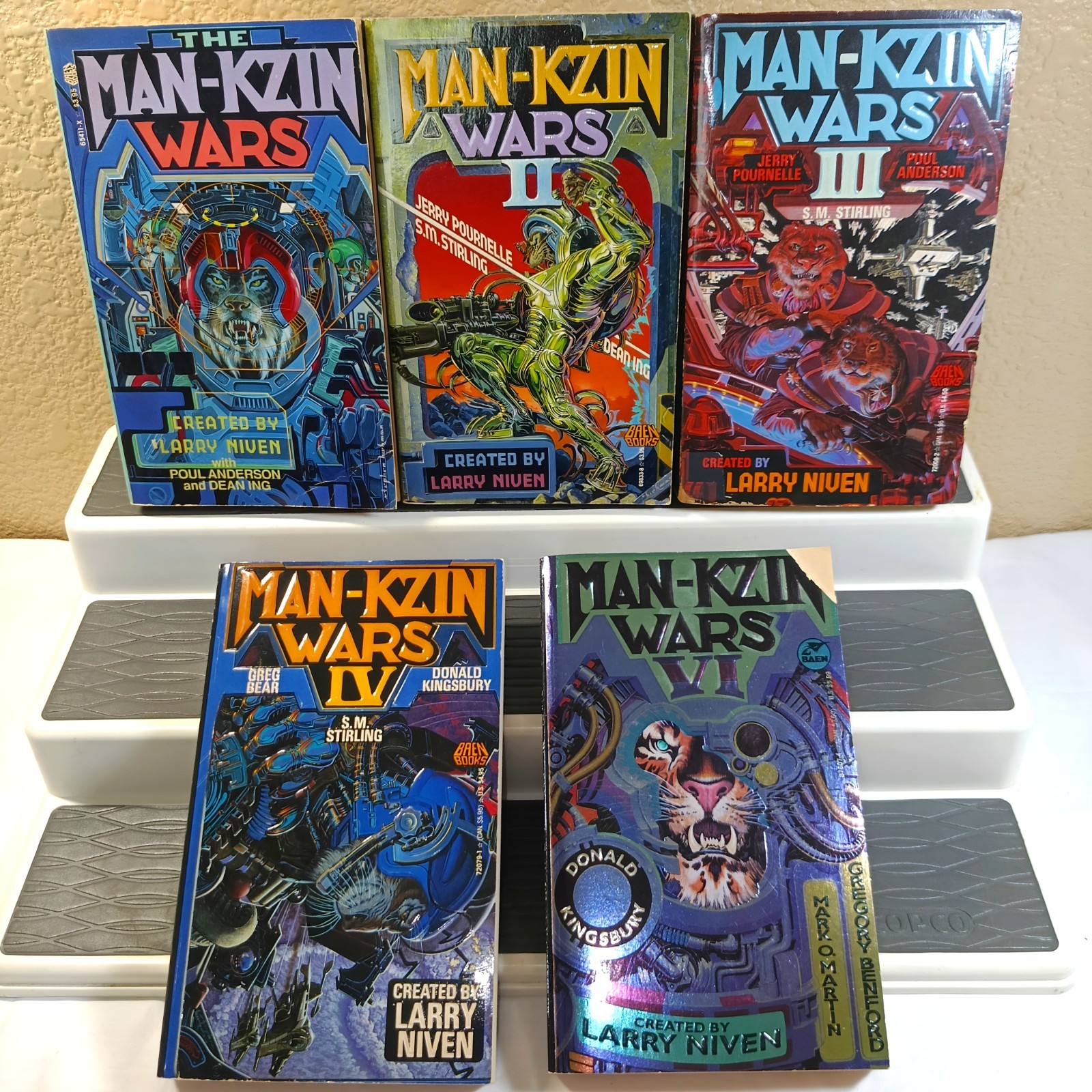 Man-Kzin Wars Larry Niven Vintage Paperback Lot Of 5 Books (1-4, & 6 in Series)