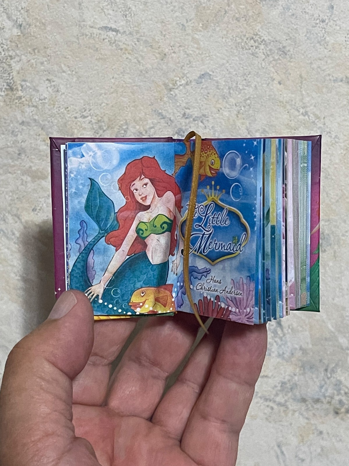 Princesses miniature book readable 440 pages hardcover full color w/golden stand
