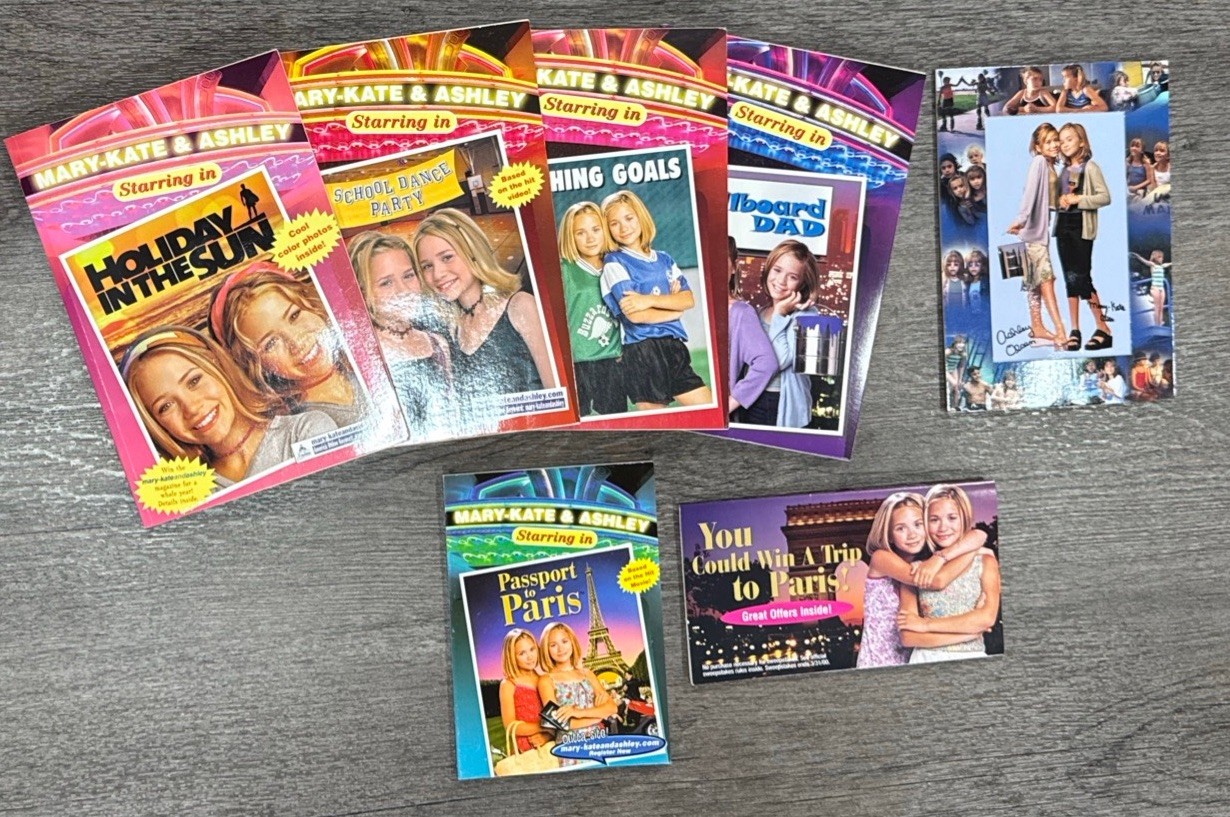Mary Kate And Ashley “Starring In” Lot Of 5 Books + Extras