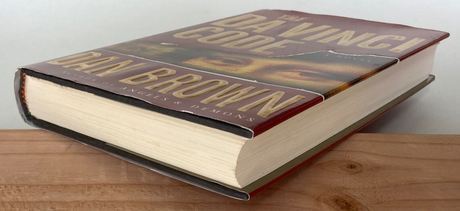 The Da Vinci Code by Dan Brown, Good Condition, 146 pages.