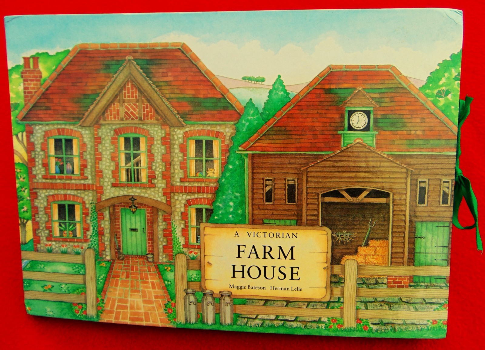 VINTAGE 1993 ~ A VICTORIAN FARM HOUSE~HARDBACK POPUP BOOK ~ by Bateson & Lelie