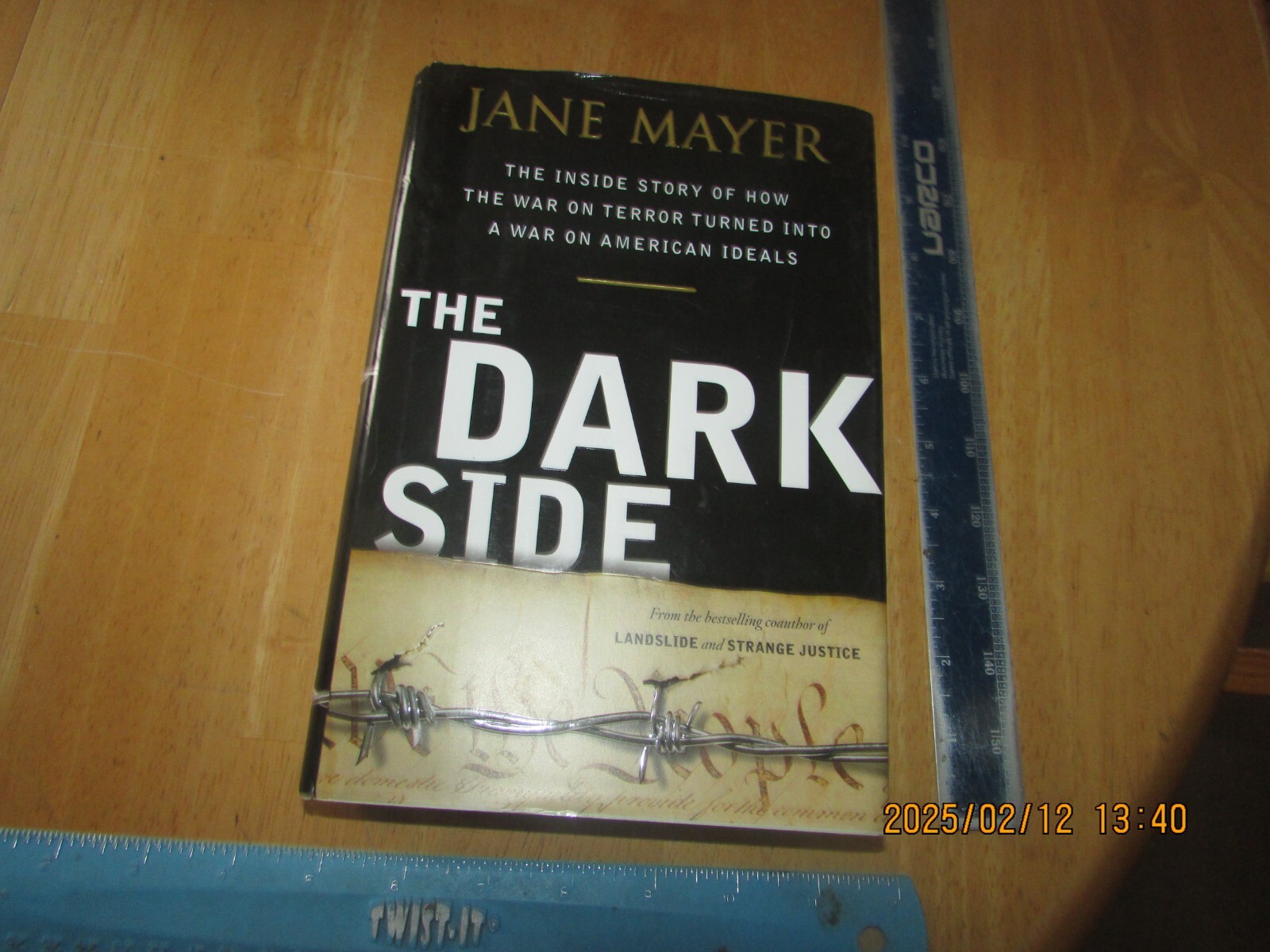 Dark Side : The Inside Story of How the War on Terror by Jane Mayer (2008, Hardc