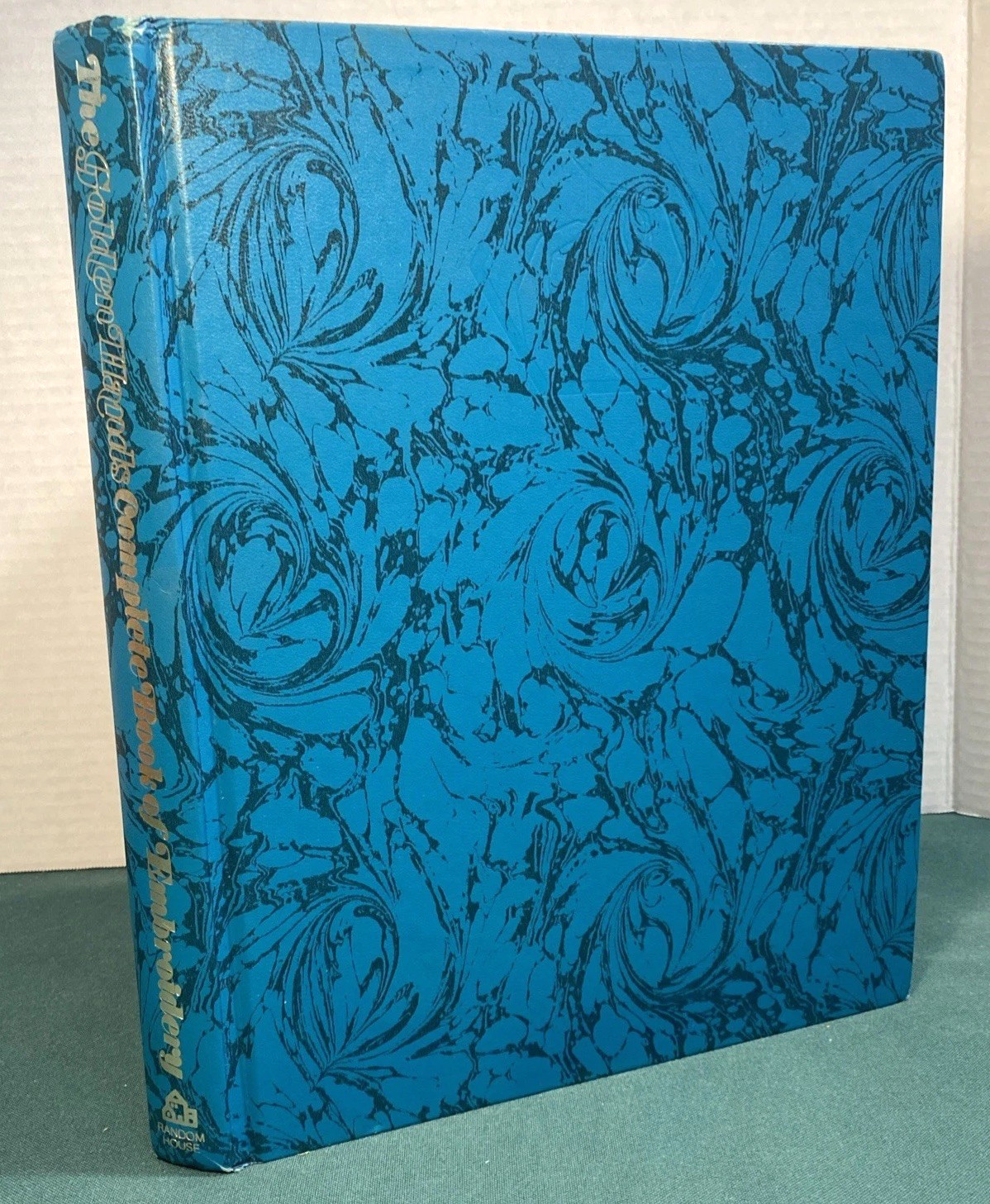 GOLDEN HANDS: COMPLETE BOOK OF EMBROIDERY ~ 1st Print. c1973 ~ Illustrated HB