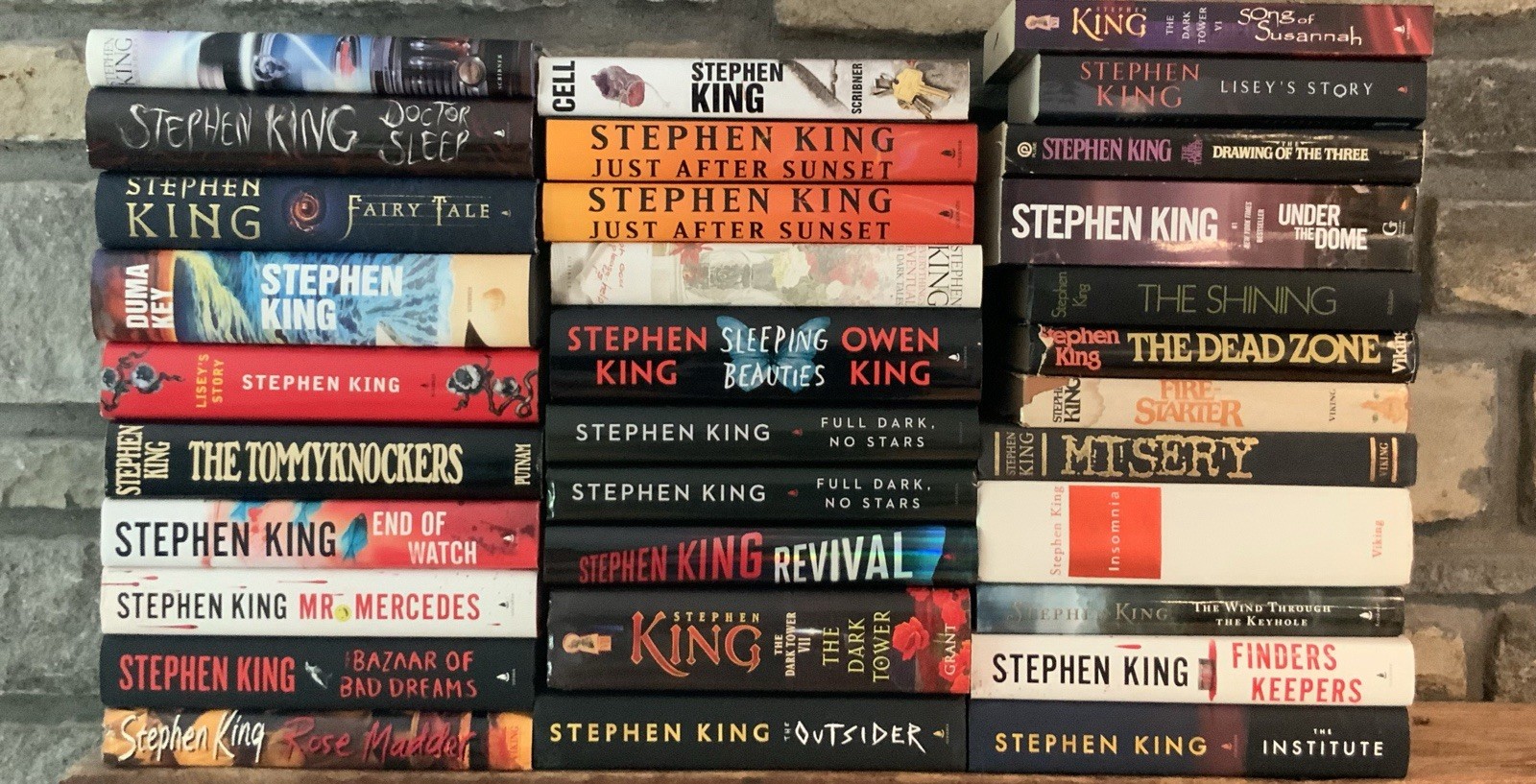 Lot of 26 Hardcover 4 Softcover Hardback Stephen King Novels Books…Total Of 30