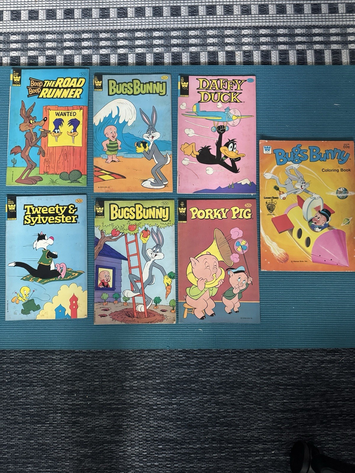 Warner Bros. Looney Tunes Lot of 6 Paperback Books incl. Bugs Bunny Coloring