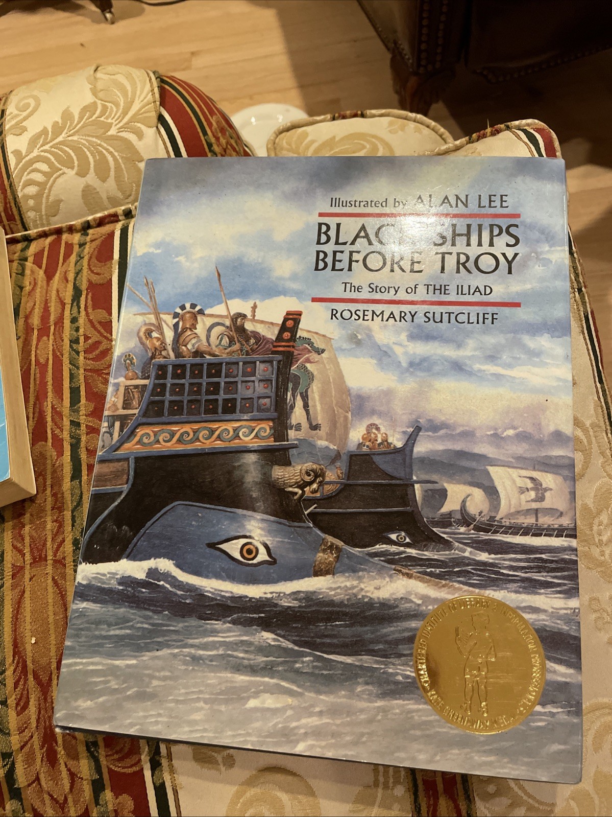 Black Ships Before Troy by Rosemary Sutcliff:VG