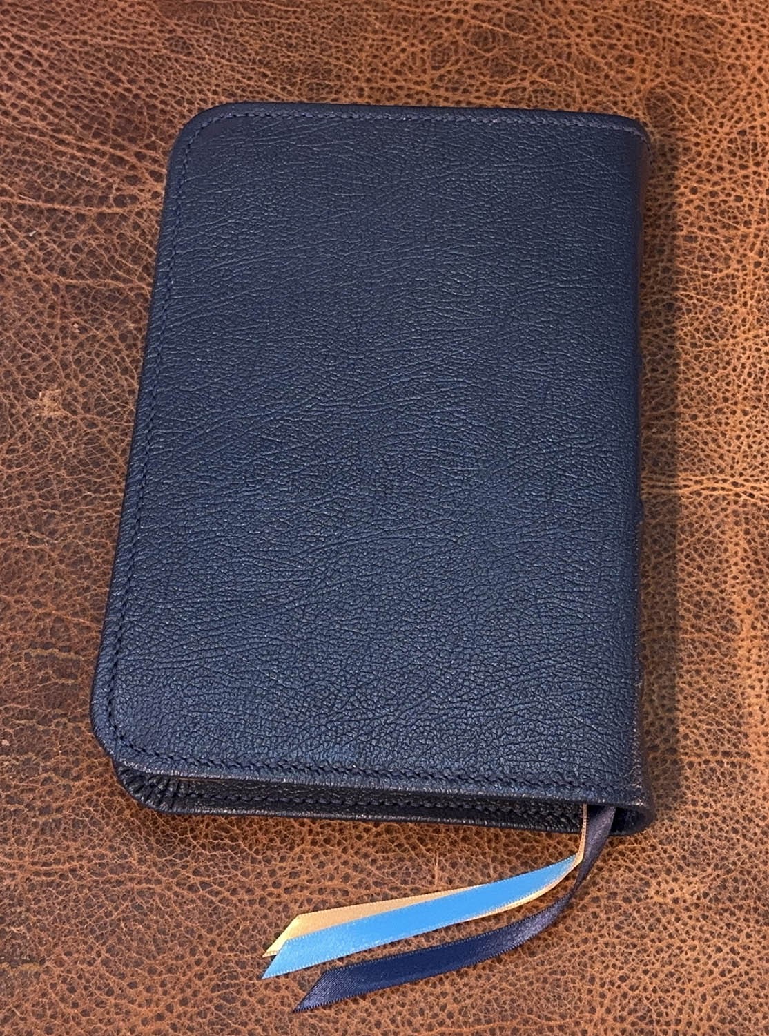 ESV Single Column Journaling Bible, Pebbled Navy Goatskin Leather, 2 Ribbons