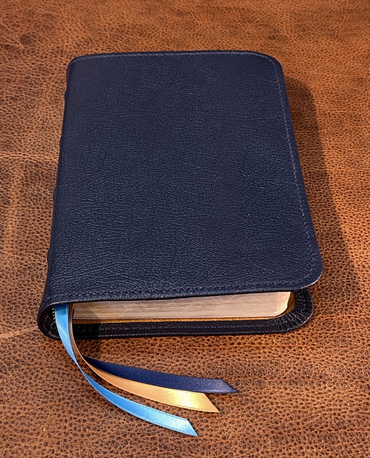 ESV Single Column Journaling Bible, Pebbled Navy Goatskin Leather, 2 Ribbons