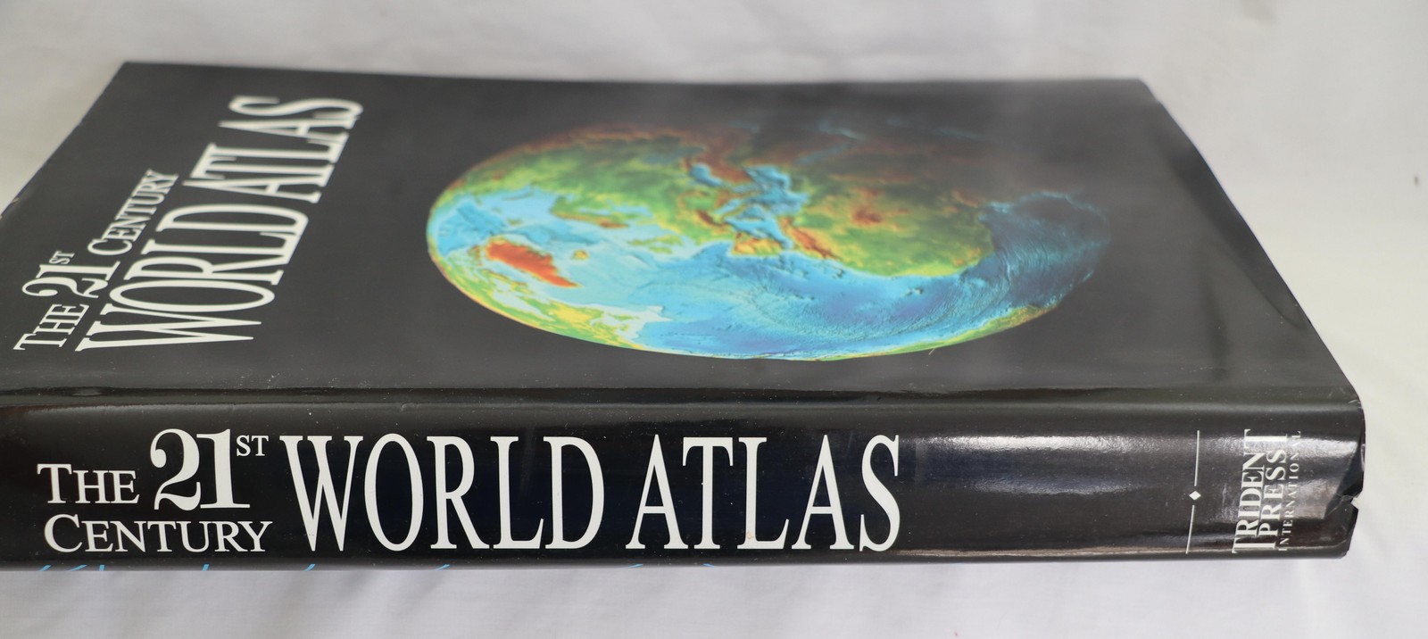 The 21st Century World Atlas🌎Trinity Press Large HC 2000 Illustrated Maps Italy
