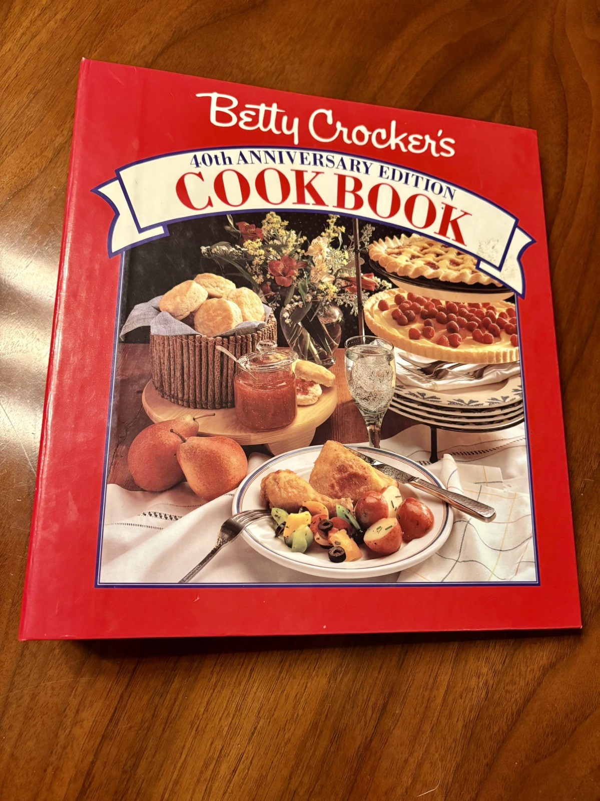 Betty Crocker 40th Anniversary 5 Ring Binder Hardcover Cookbook 432 Pages 1991