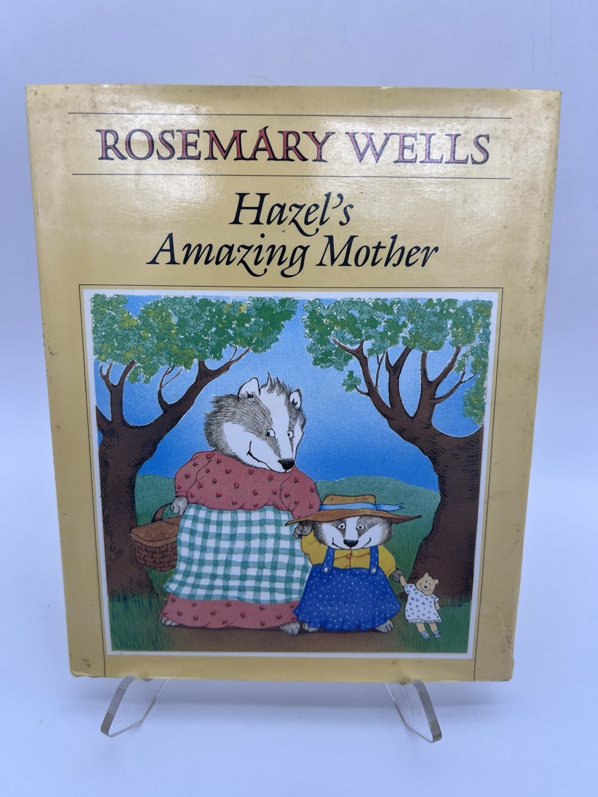 1st Edition Hazel’s Amazing Mother Rosemary Wells 1985 HC DJ Nice