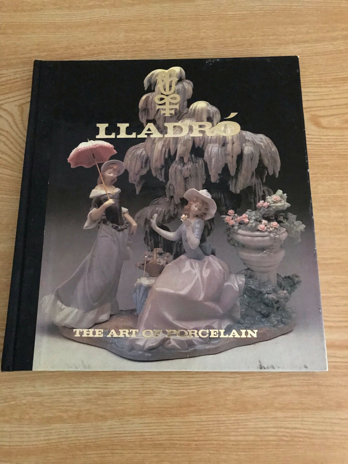 Lladro The Art Of Porcelain by Salvat Editores, S.A.
