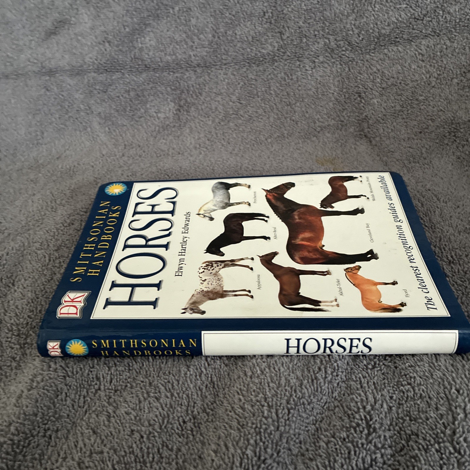 Horses: The Clearest Recognition Guide Available (DK Handbooks) ~ Elwyn Hartley