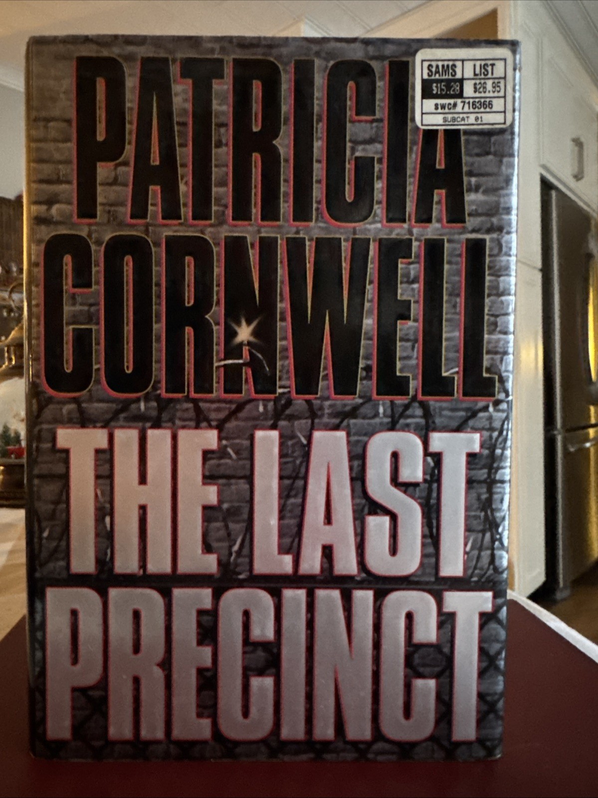 The Last Precinct (A Scarpetta Novel) by Patricia Cornwell – Hardback Preowned