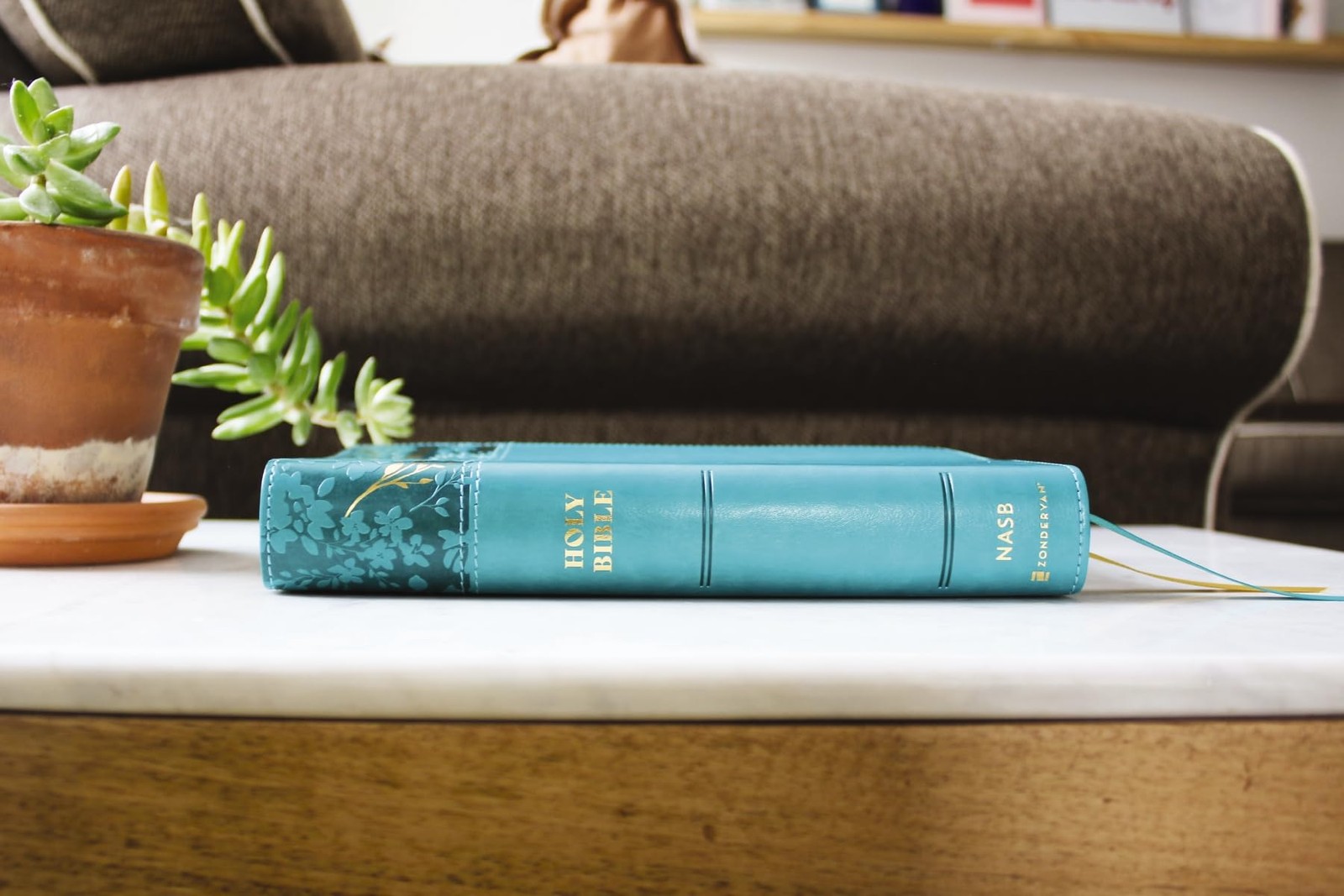 NASB Personal Size Bible Large Print Leathersoft Teal Red Letter 1995