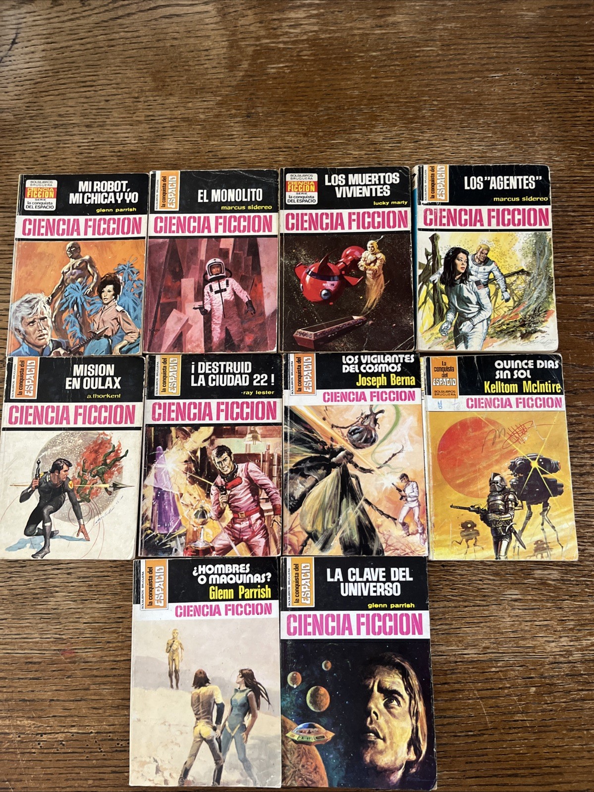 Espacio 10 Spanish Language Science Fiction Fantasy Digest Size Pb’s Lot 15 PP