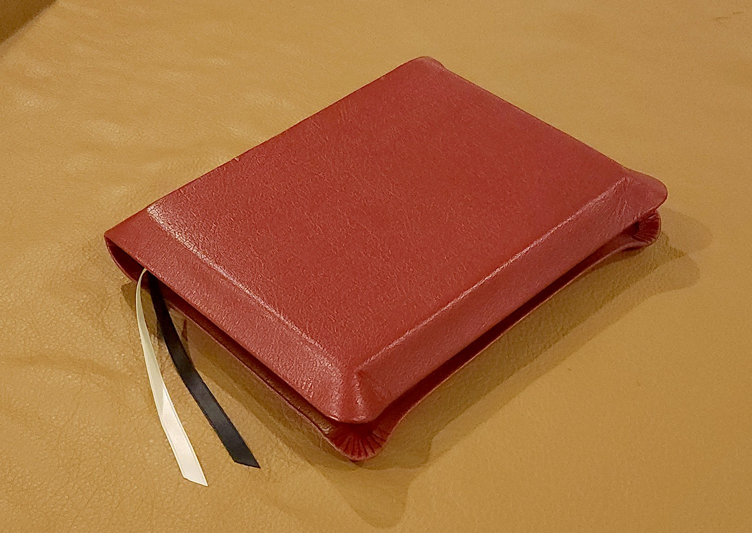 Super Giant Print Bible, Dark Red Pebbled Goatskin Leather, Red Liner, 2 Ribbons