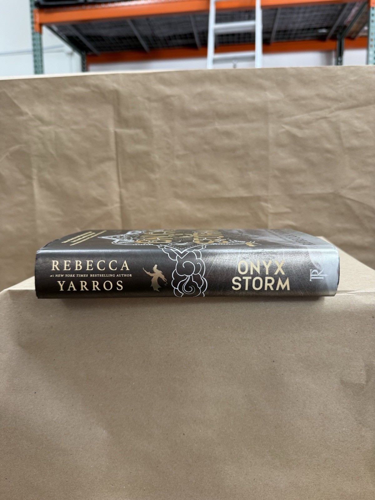 Rebecca Yarros – Onyx Storm Hardcover SEE DESCRIPTION