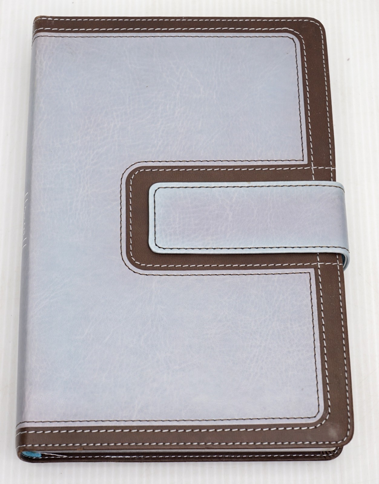 HCSB Large Print Personal Size Reference Bible Holman Magnetic Flap Red Letter