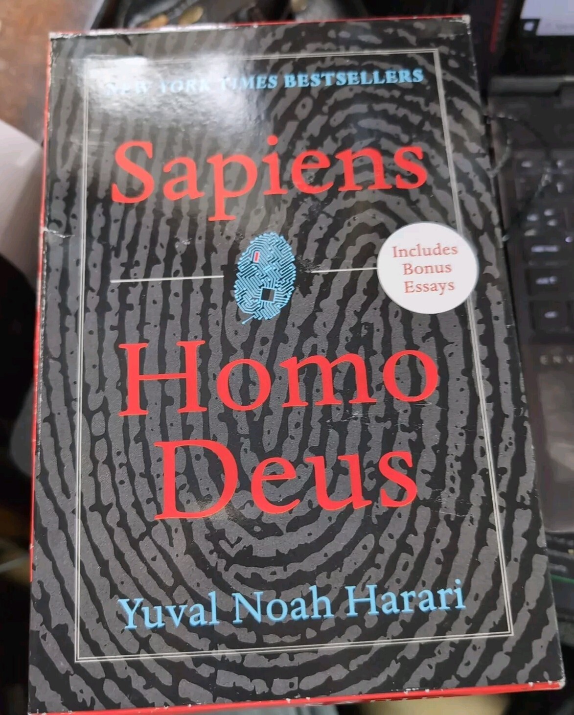 Yuval Noah Harari SAPIENS & HOMO DEUS 2-Book Boxed Set + Bonus Essays