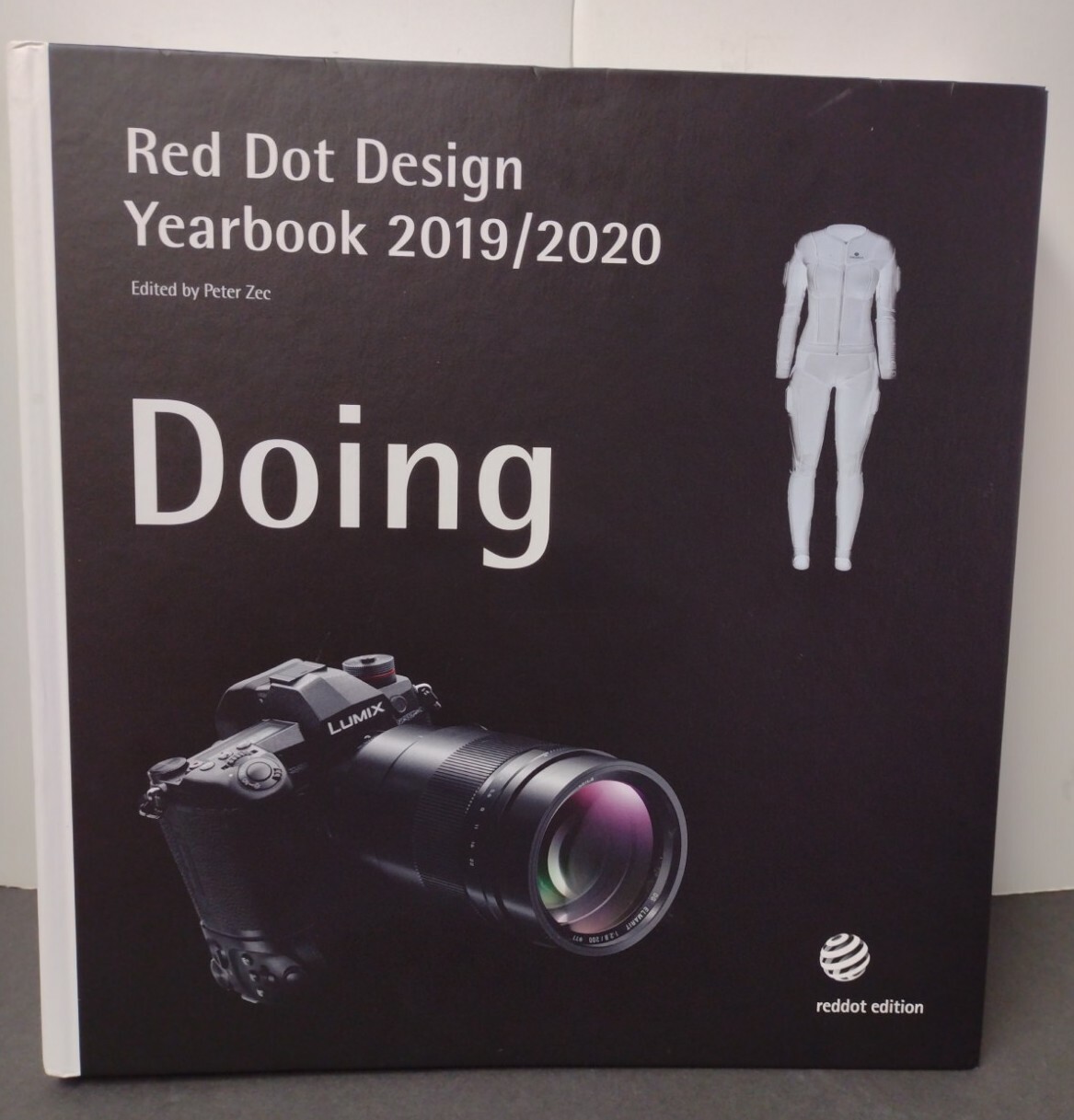 Doing 2019/2020: Red Dot Design Yearbook by Peter Zec English & German Hardcover