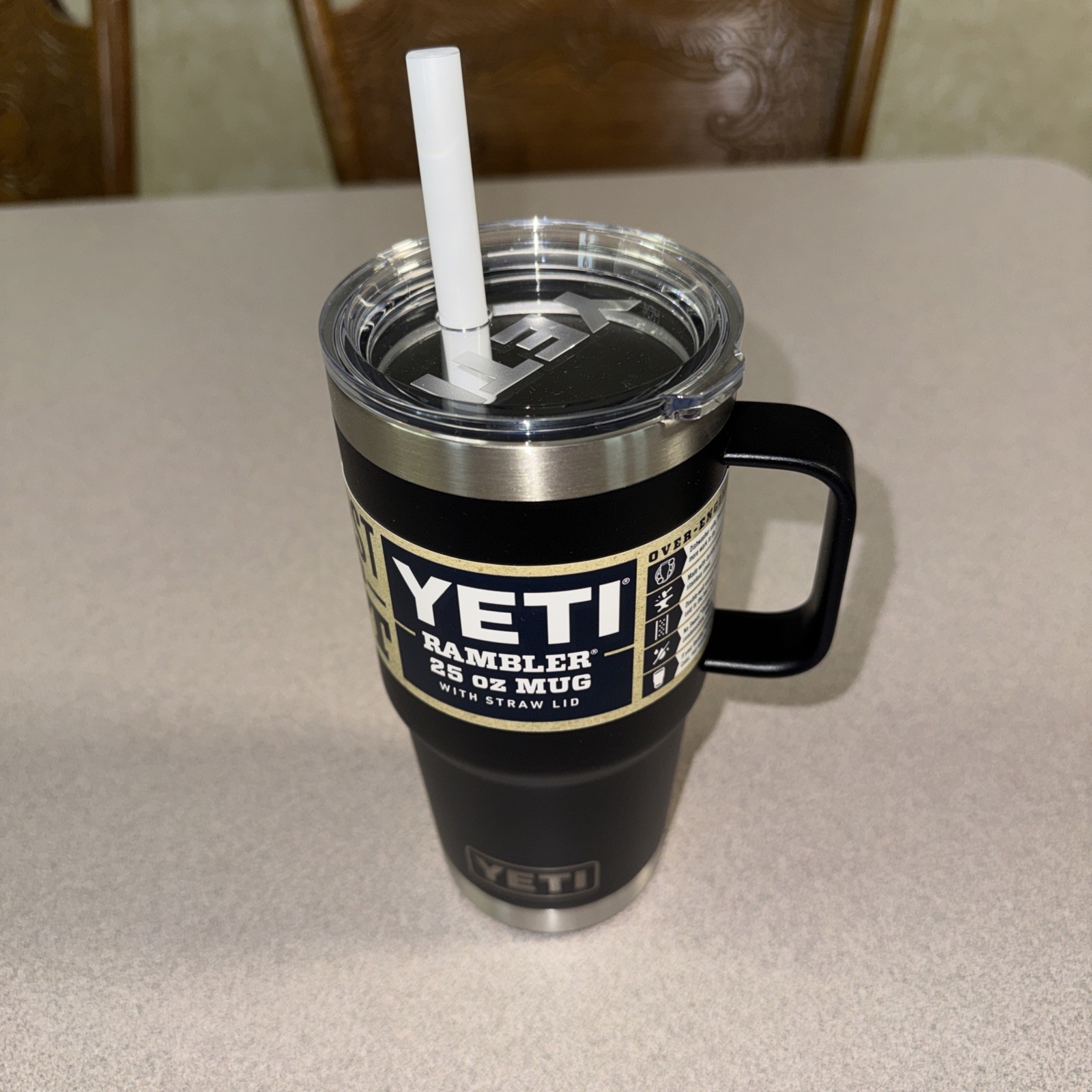 Yeti-Rambler 25 oz Mug w/Handle & Straw – Black-New