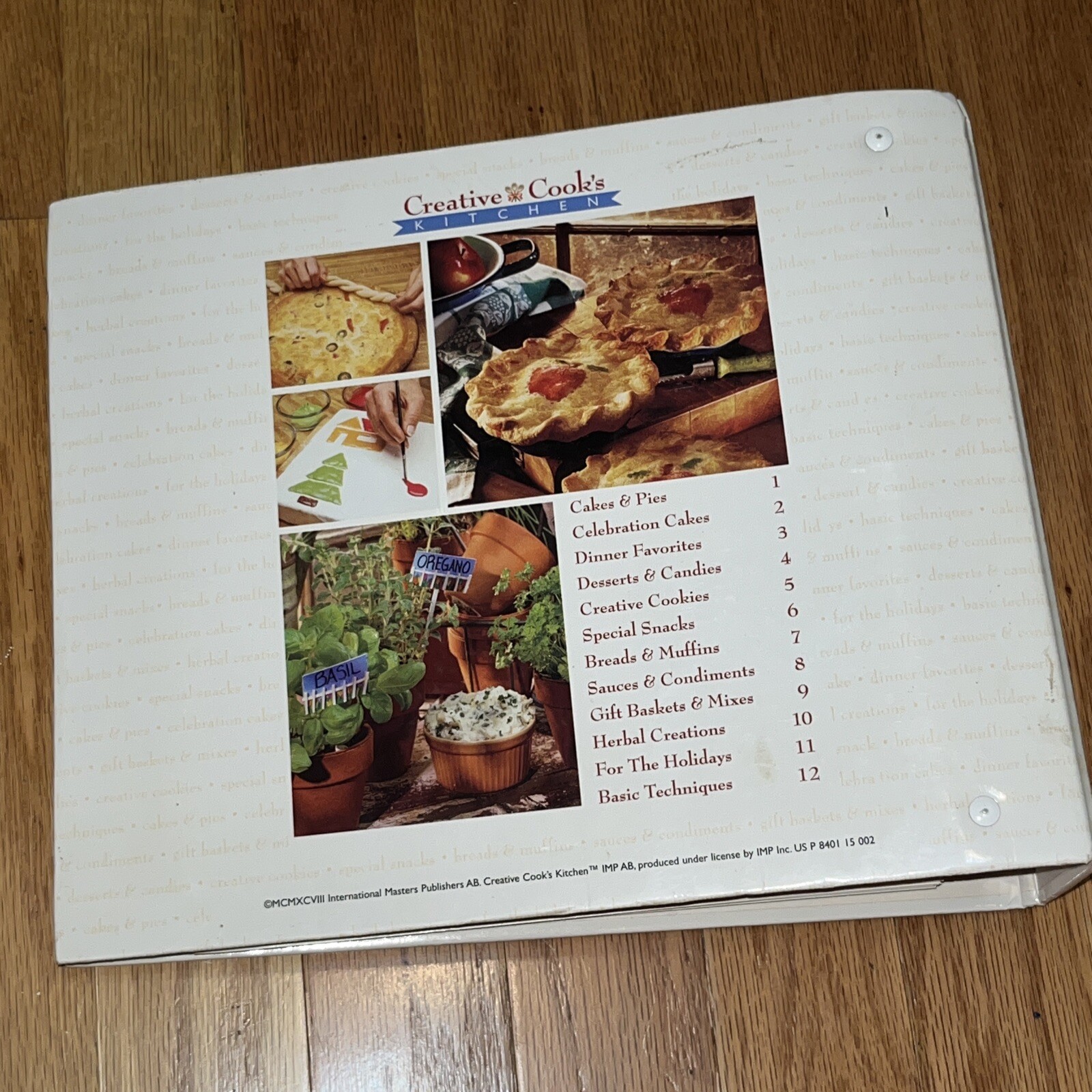 Vintage CREATIVE COOK’S KITCHEN 3 ring binder recipes. Cookbook. Hardback.