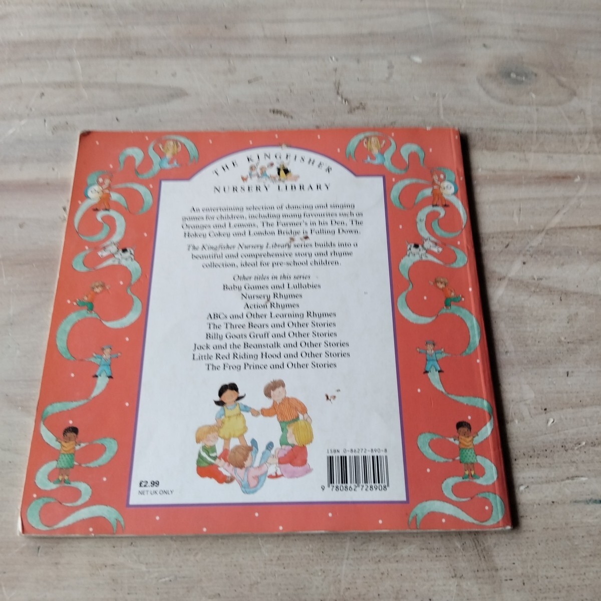 DANCING AND SINGING GAMES BOOK (PIE CORBETT & SALLY EMERSON) 22CM X 22CM