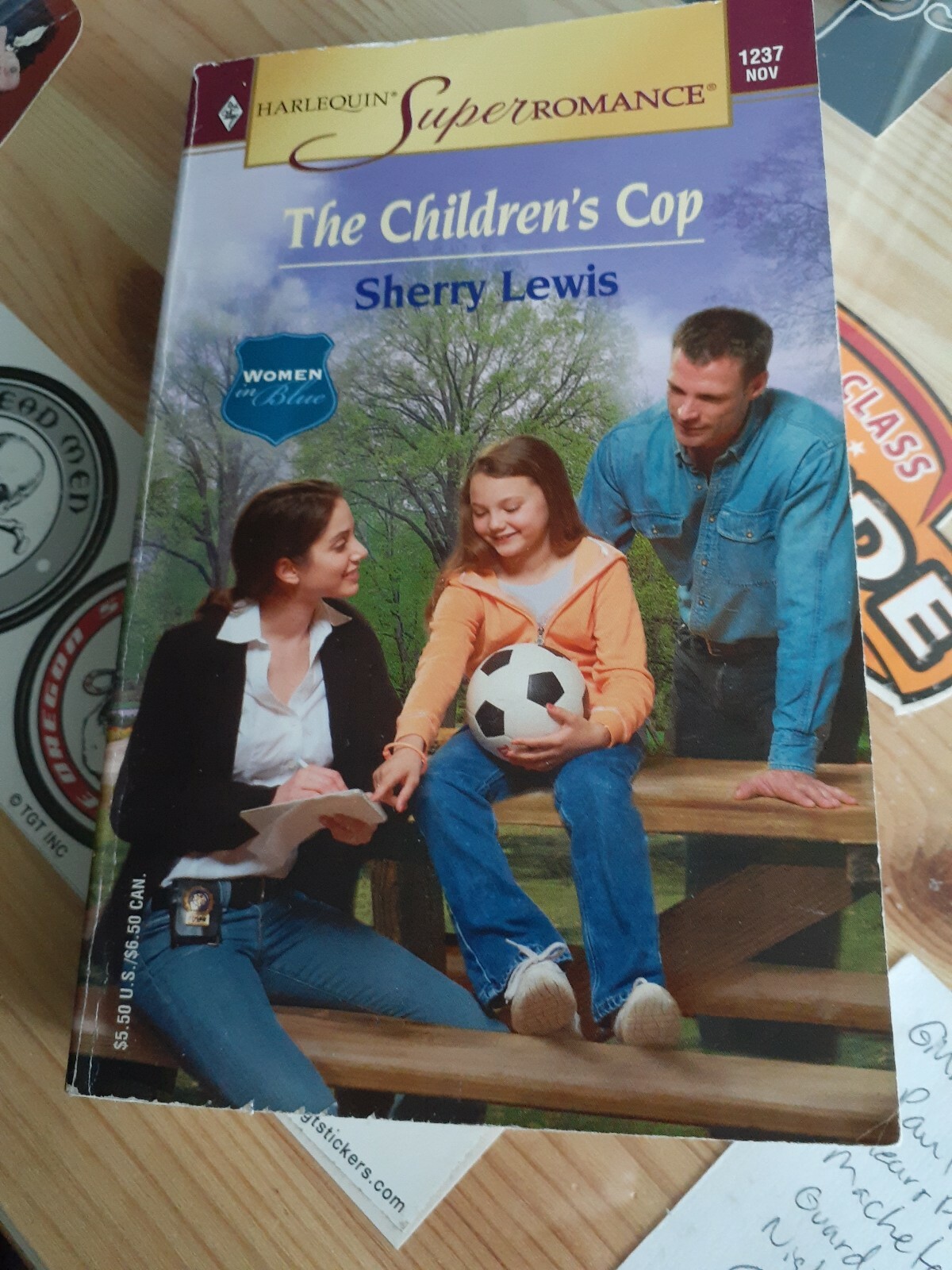The Children’s Cop : Women in Blue by Sherry Lewis