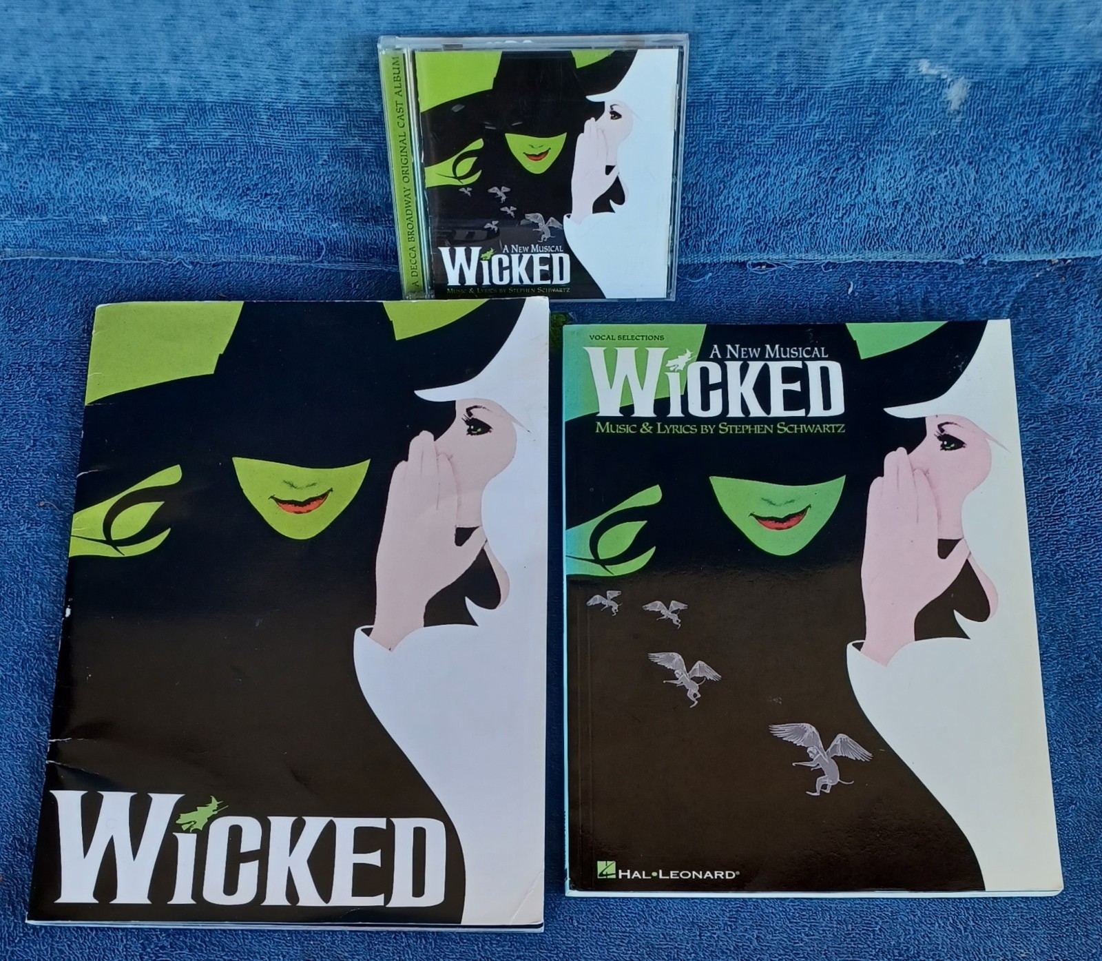 Wicked – 9 1/4″ x 13″ – Program + Wicked – 110 Page Songbook + Wicked – CD