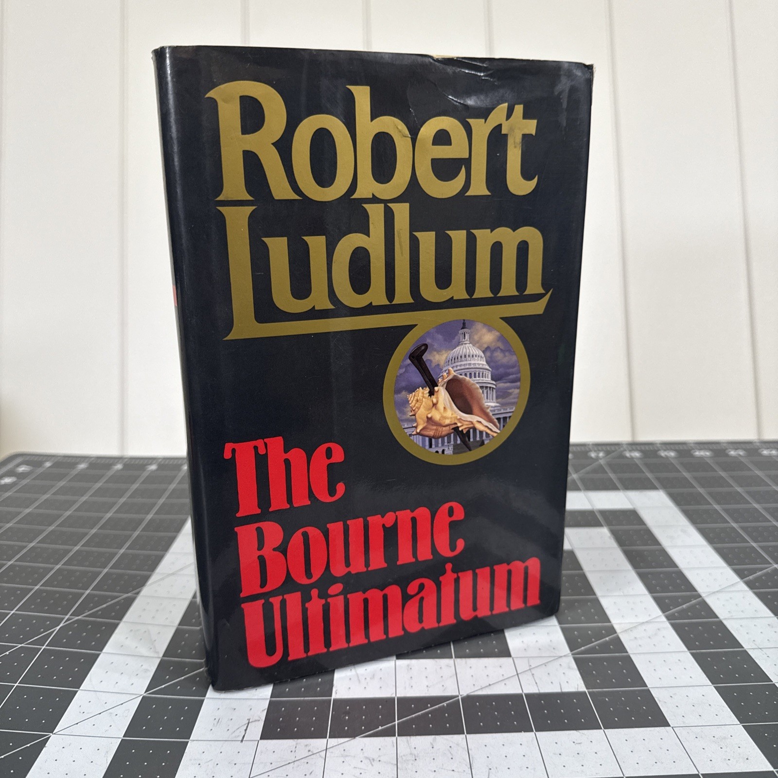 The Bourne Ultimatum, Robert Ludlum (1990) 1st Edition 1st Printing Hardcover DJ