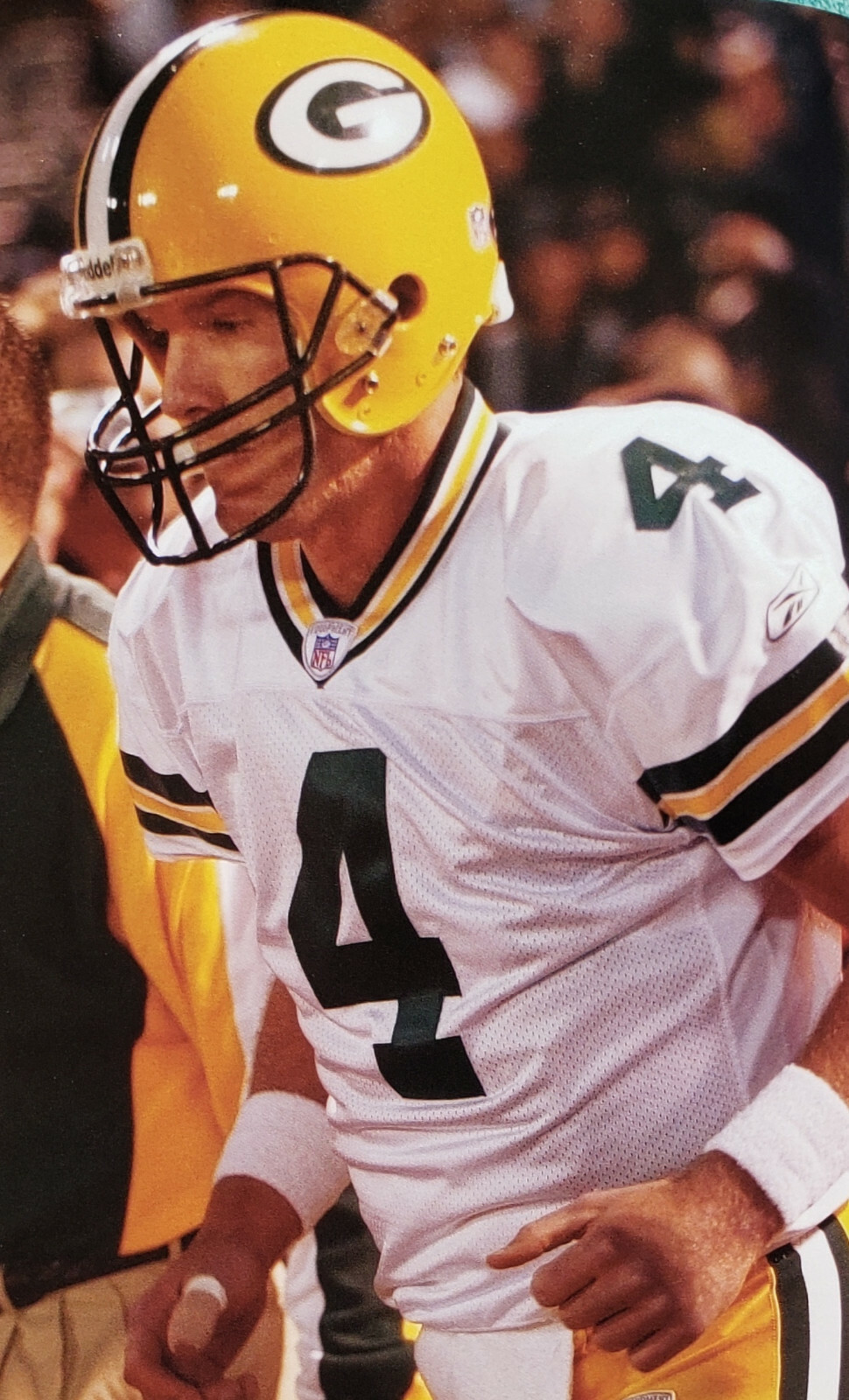 Favre By Brett Favre & Bonita Favre 2004 Hardcover 246 Pages & Bonus DVD