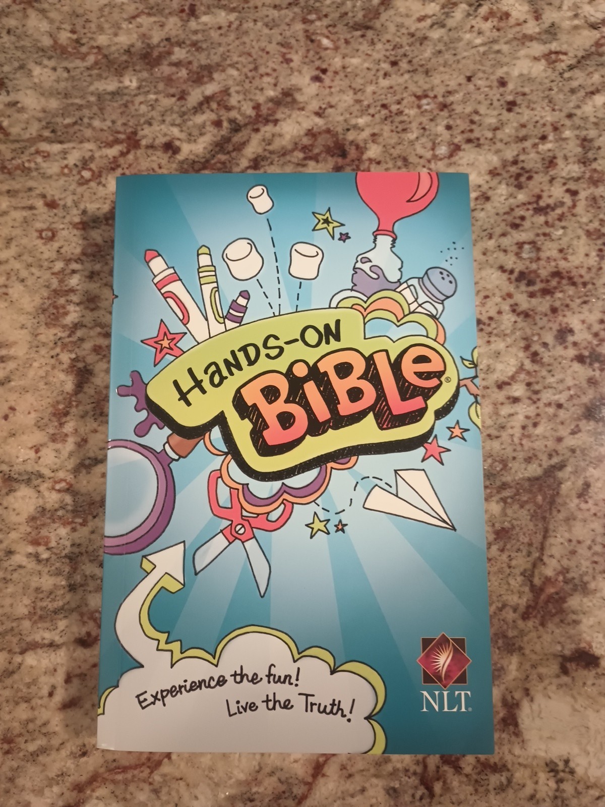 Hands-On Bible : Packed with Experiences That Get Kids into the Bible