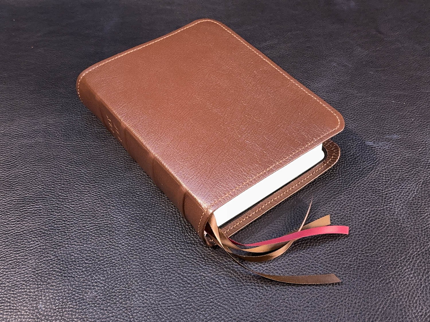 Student Study Bible, Pebbled Brown Goatskin Leather, Black Liner, 4 Ribbons