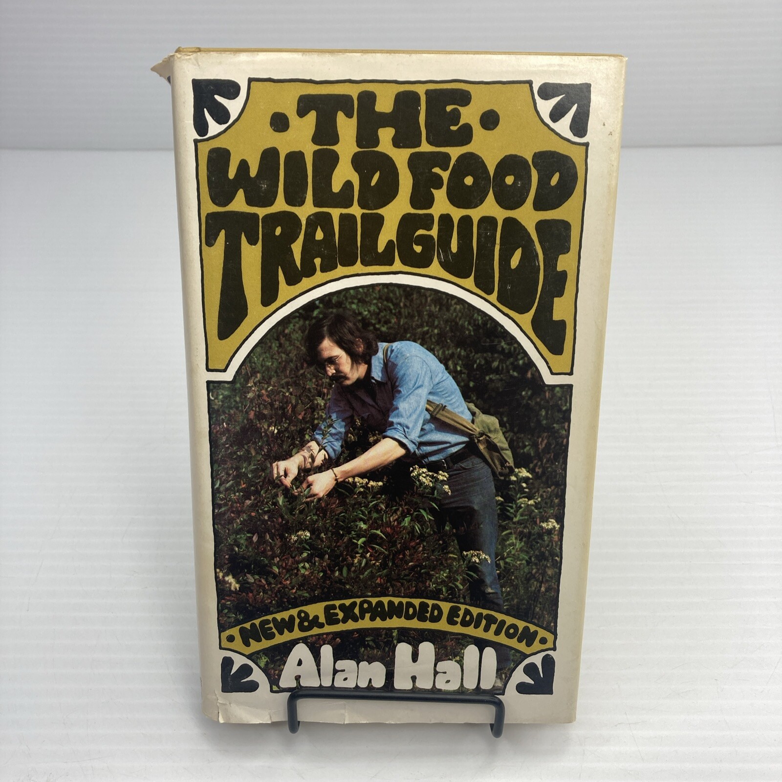 The Wild Food Trail Guide Alan Hall 1976 Hardcover Expanded Edition Field Guide
