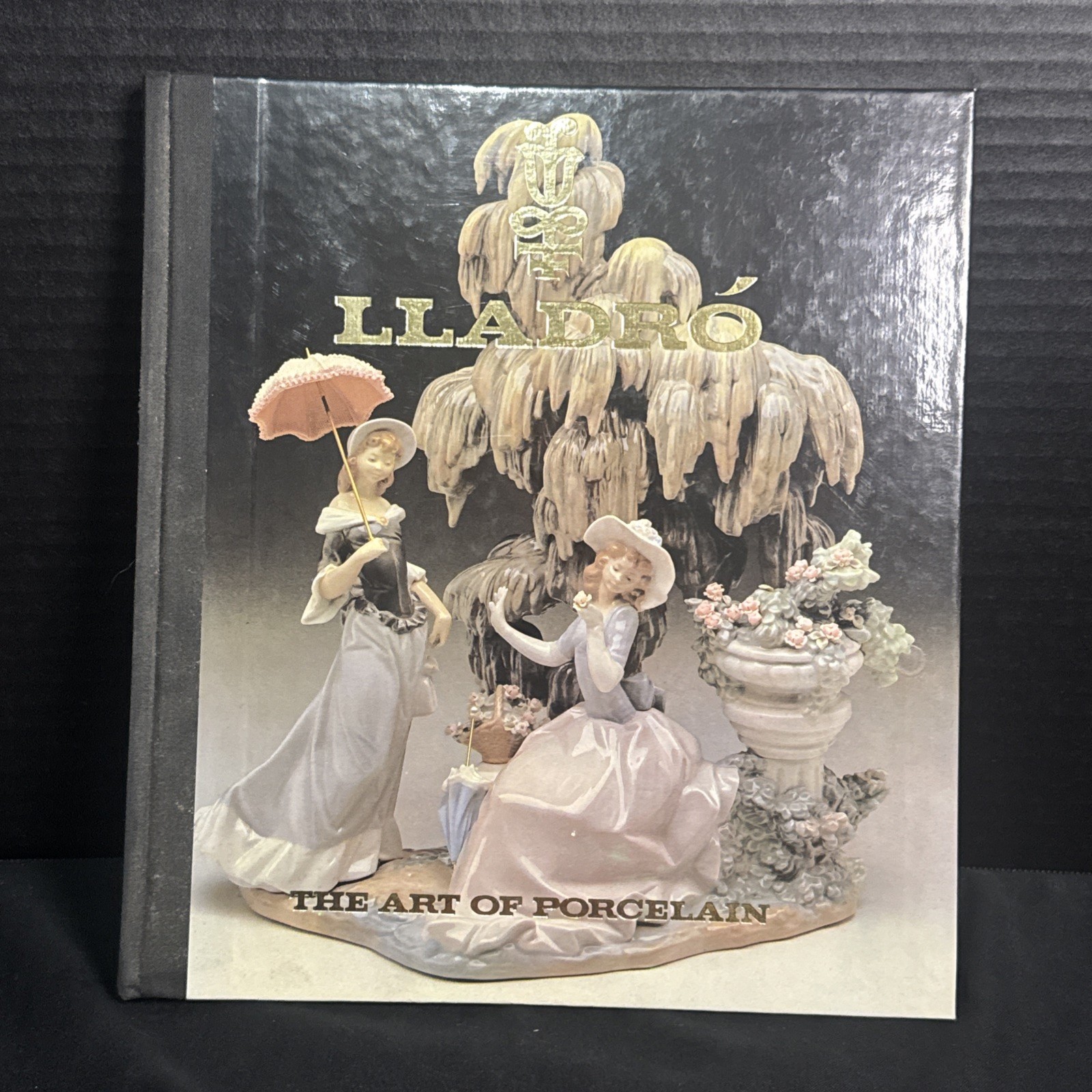 Lladro The Art of Porcelain Reference Book Guide