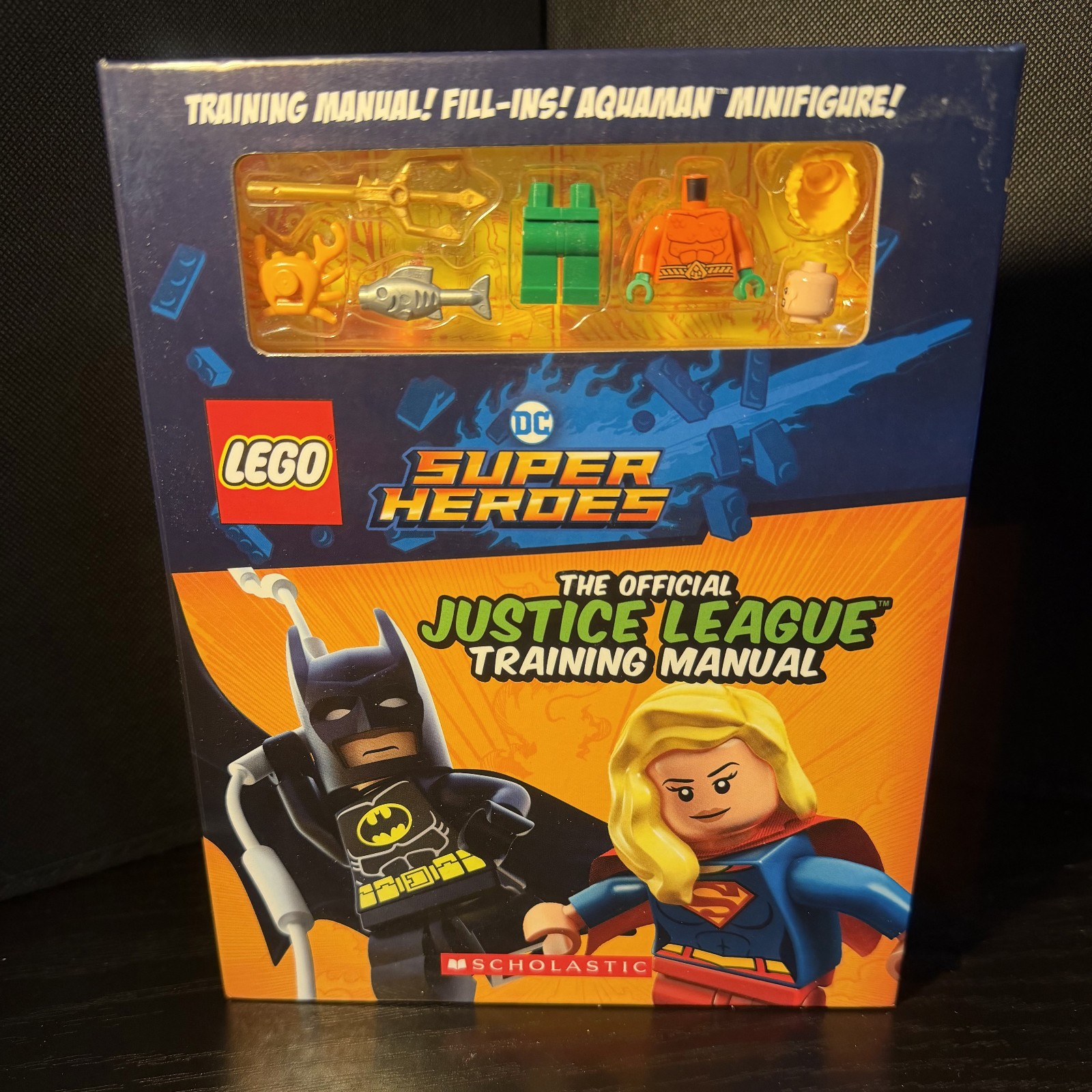 LEGO DC Super Heroes Justice League Training Manual w/ Aquaman Minifigure