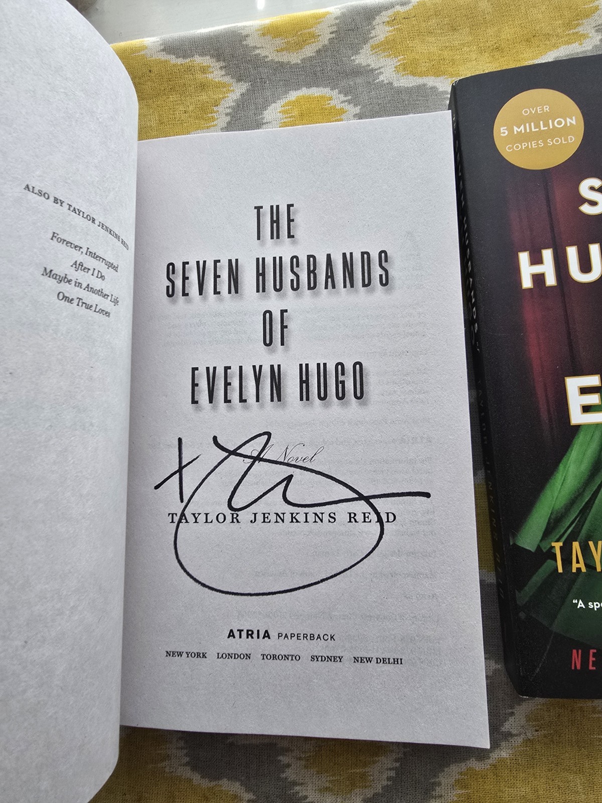 SIGNED The Seven Husbands of Evelyn Hugo Paperback Book By Taylor Jenkins Reid