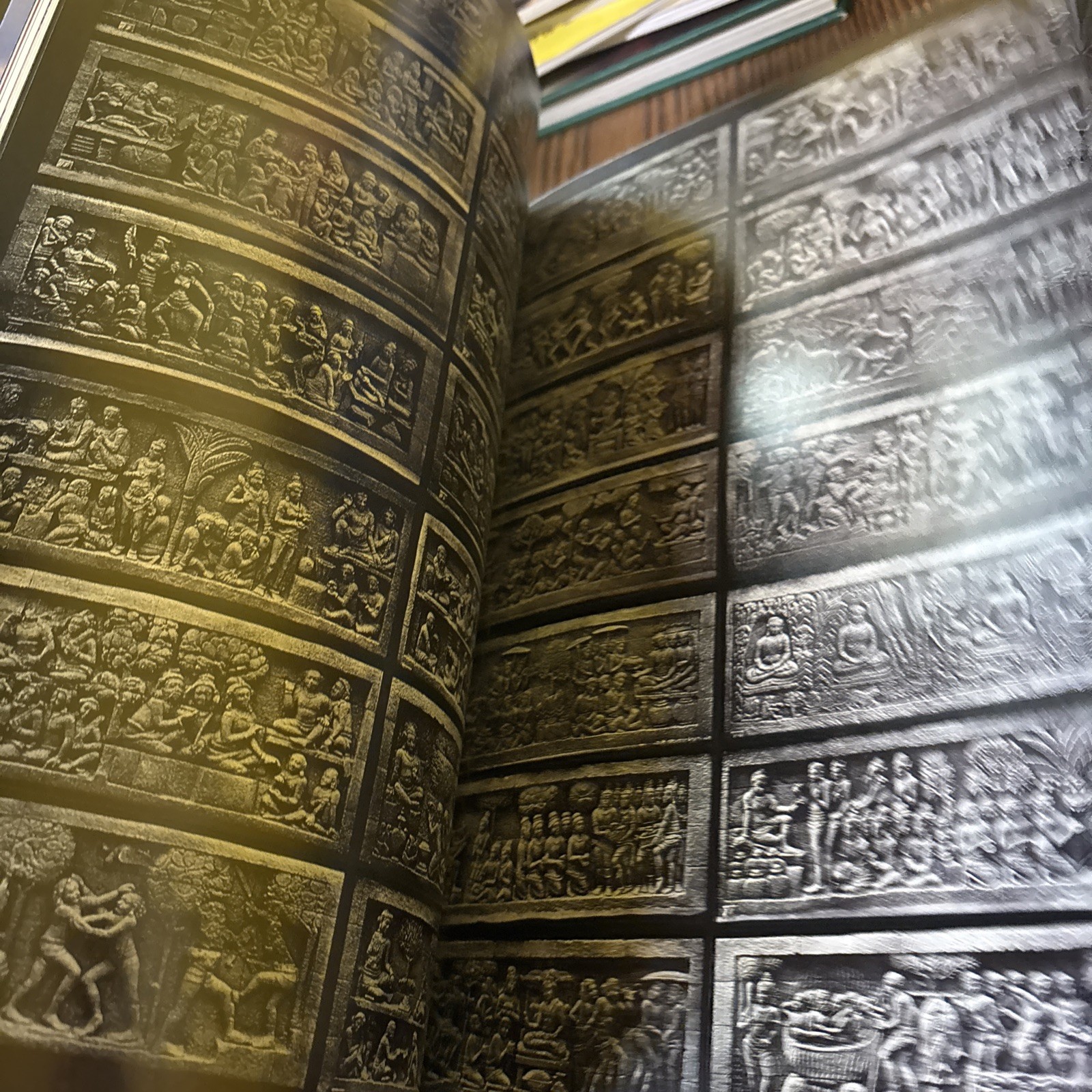 BOROBUDUR PRAYER IN STONE By Professor & Dumarcay Soekmono – Hardcover EXCELLENT