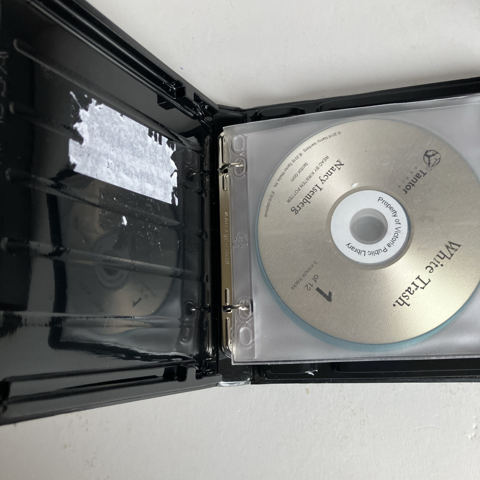 White Trash: The 400-Year Untold – Audio, by Isenberg Nancy – Very Good Rare
