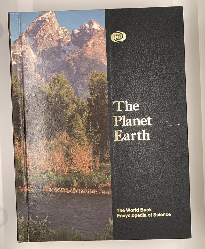 Vintage 1985 Books The World Book Encyclopedia of Science (2 volumes)