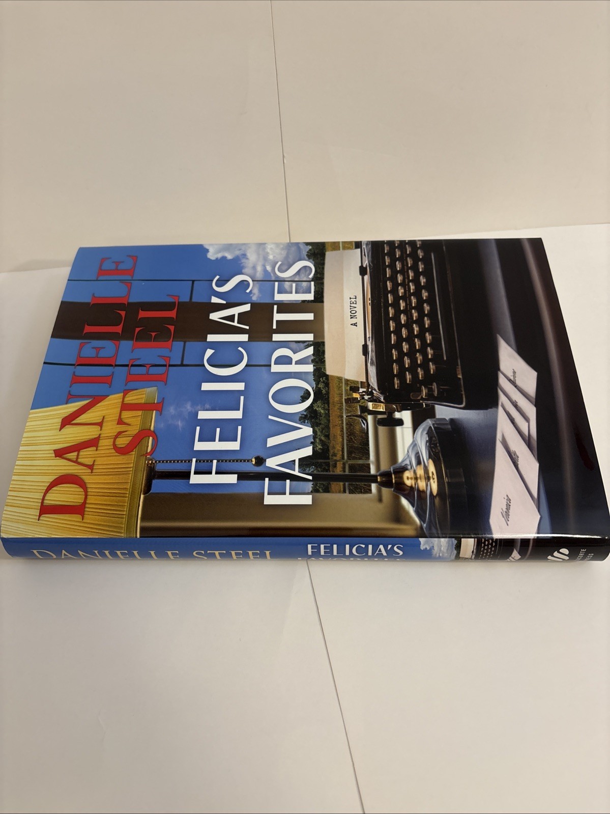 Felicia’s Favorites : A Novel by Danielle Steel 2026 Hardcover Free Shipping