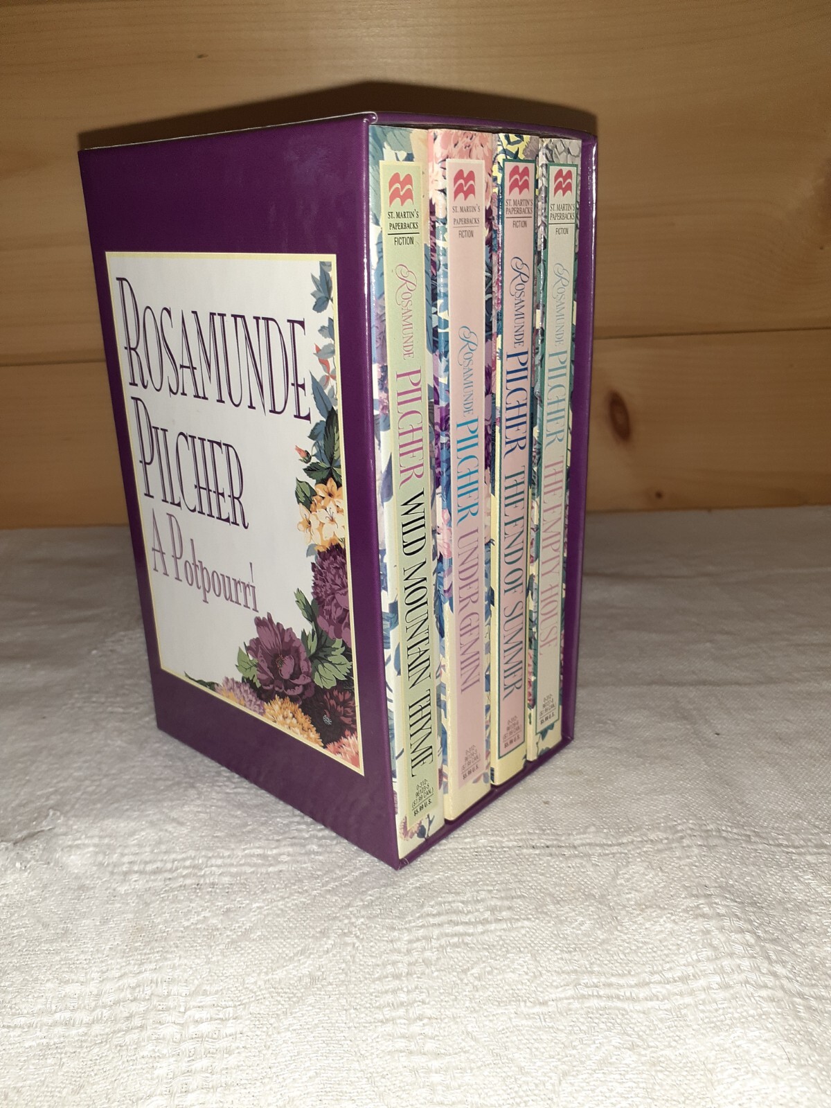 Rosamunde Pilcher Potpourri Boxed Set Of 4 MM Paperbacks Wild Mountain Thyme