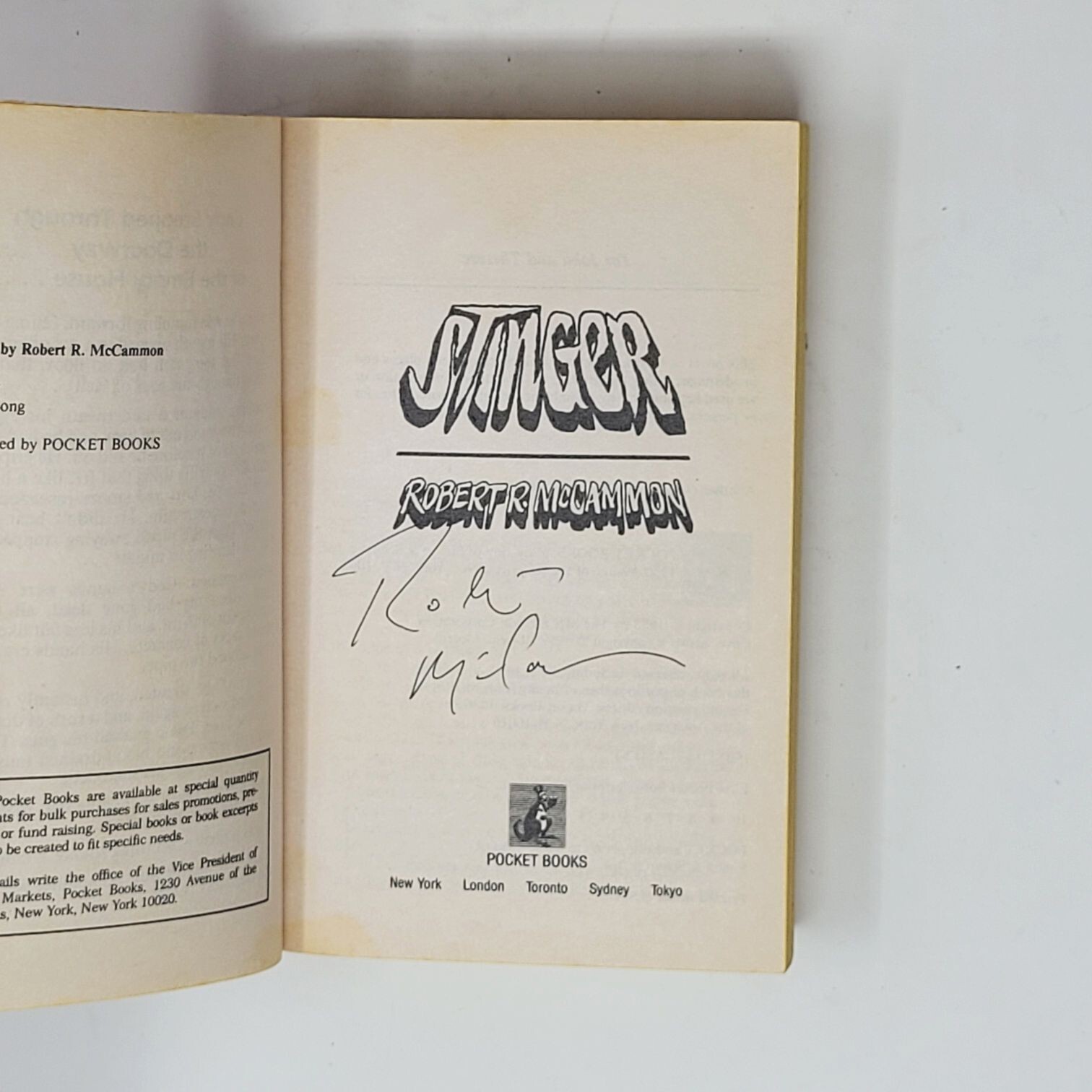 ROBERT R. MCCAMMON SIGNED 1ST – Stinger 1988 (Paperbacks From Hell)